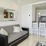 1 Bedroom Beach Front Luxury Apt Jacuzzi 32Fl Bocagrande