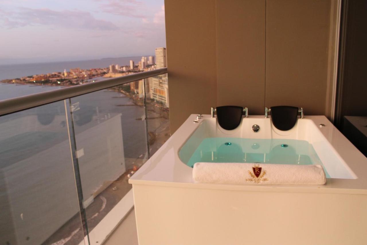 1 Bedroom Beach Front Luxury Apt Jacuzzi 32fl Bocagrande