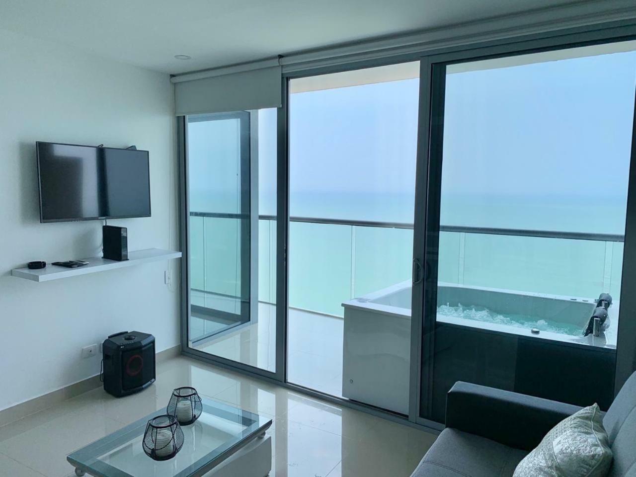 1 Bedroom Beach Front Luxury Apt Jacuzzi 32fl Bocagrande