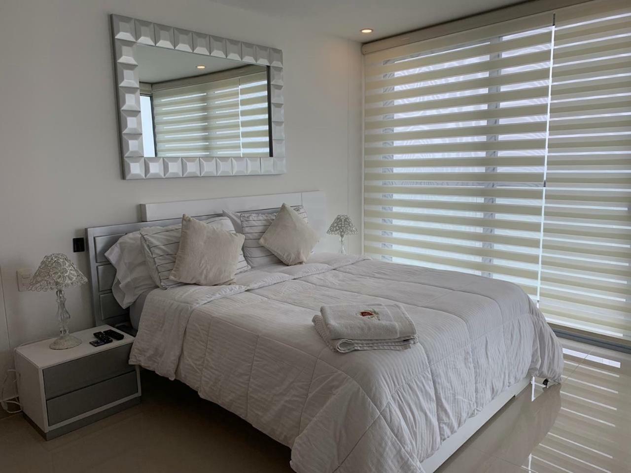 1 Bedroom Beach Front Luxury Apt Jacuzzi 32fl Bocagrande Apartamento *