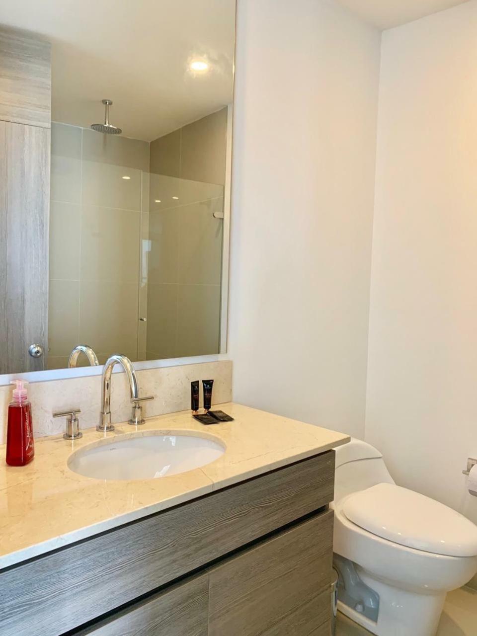 Apartamento 1 Bedroom Beach Front Luxury Apt Jacuzzi 32fl Bocagrande Cartagena