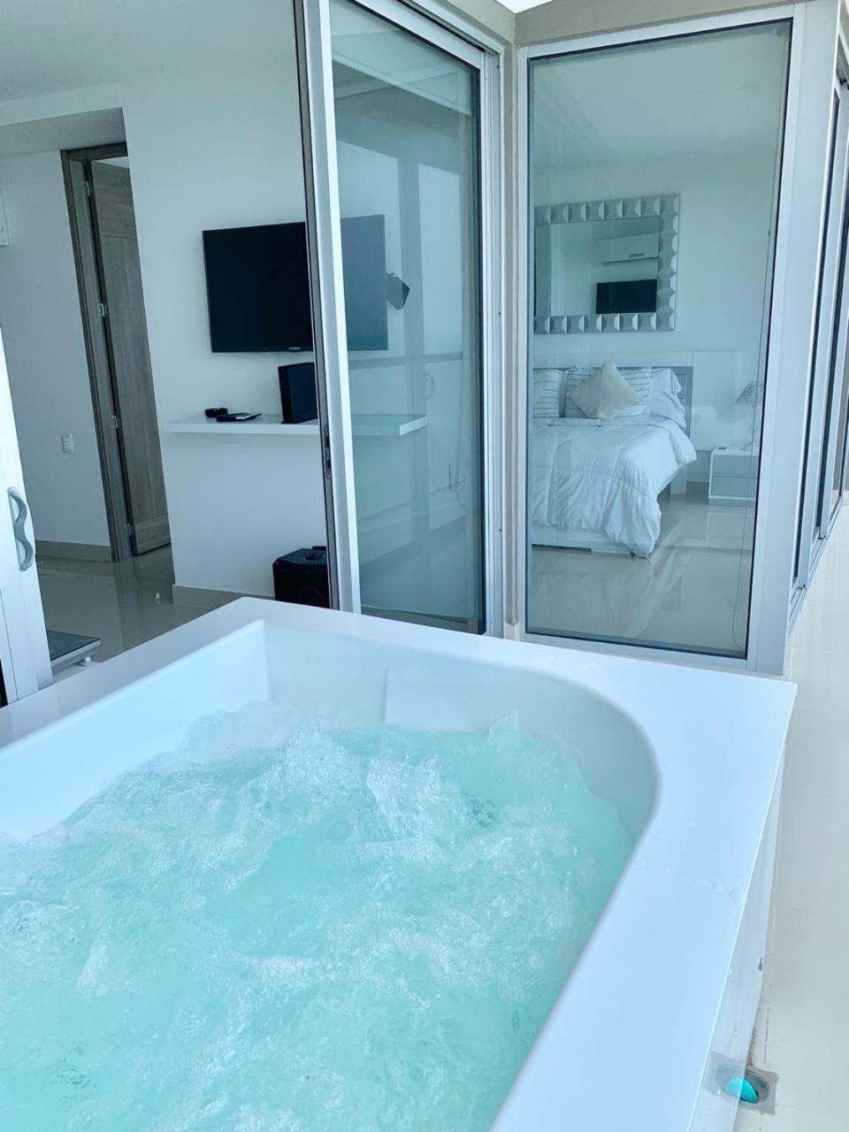 1 Bedroom Beach Front Luxury Apt Jacuzzi 32fl Bocagrande Apartamento *
