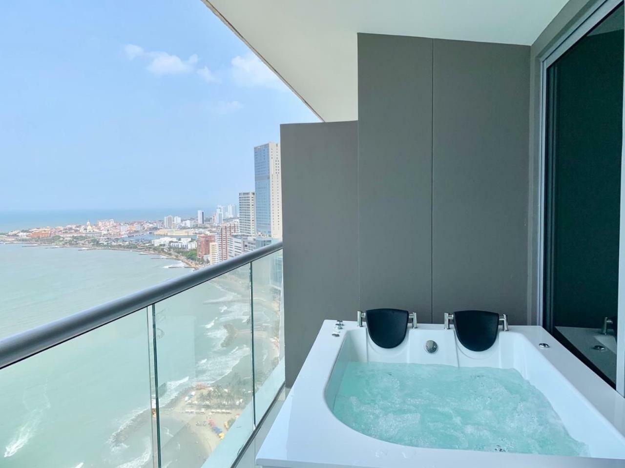 1 Bedroom Beach Front Luxury Apt Jacuzzi 32fl Bocagrande Cartagena