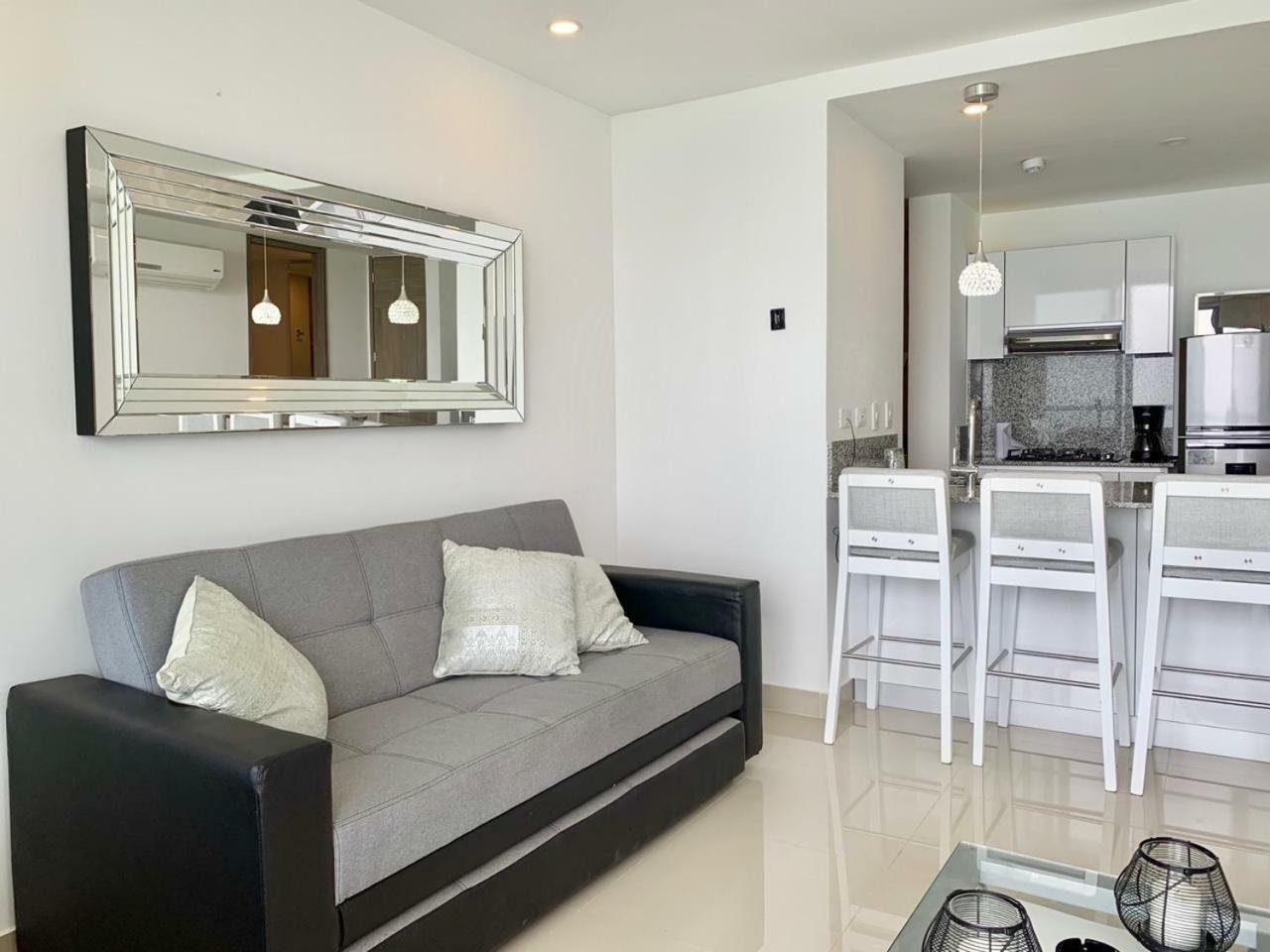 1 Bedroom Beach Front Luxury Apt Jacuzzi 32fl Bocagrande Apartamento